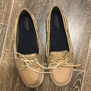 Women’s sperry shoes